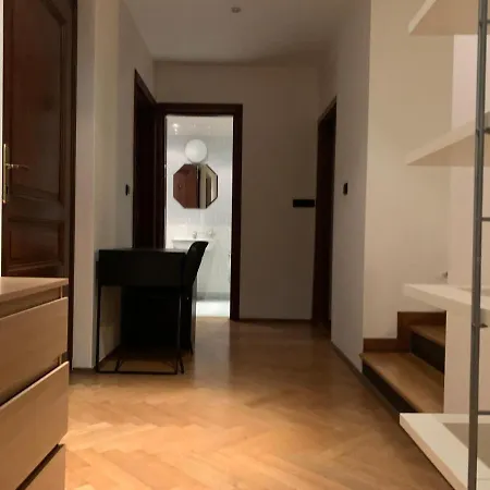 Fantastic 5 Bedroom Duplex In The Old Town
