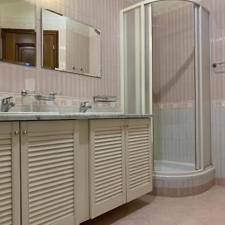 Fantastic 5 Bedroom Duplex In The Old Town プラハ